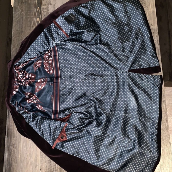 Velvet Dinner Jacket - Picture 2 of 7